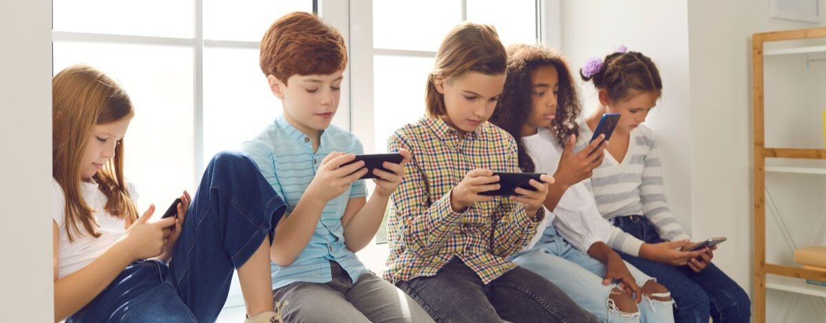 Parlament Europejski stawia sprawę jasno - social media wyłącznie dla dorosłych