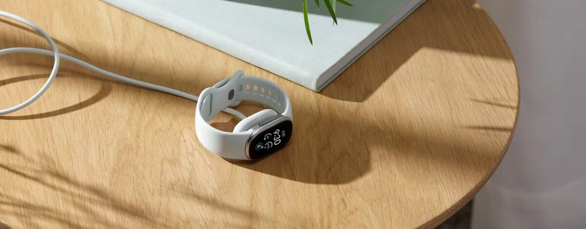 Fitbit Edge – tak wygląda złoty środek między smartwatchem a opaską fitness Fitbit Edge