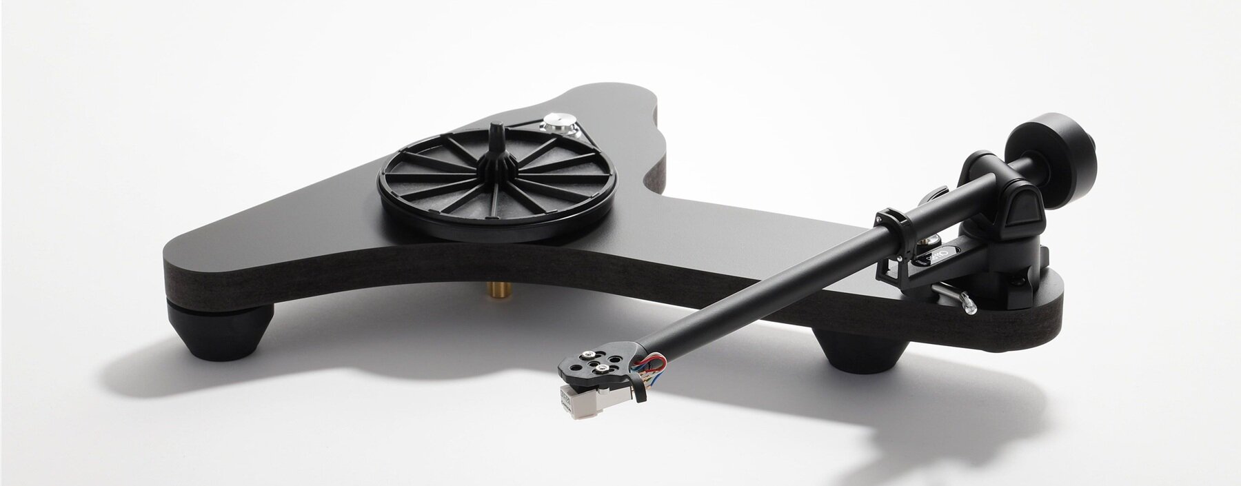 Gramofon Rega Replay dla początkujących. Producent zadbał o ułatwienia Gramofon Rega
