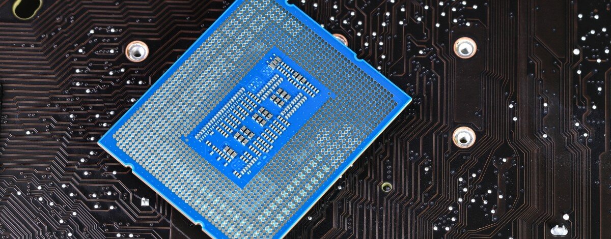 Intel dołożył więcej mocnych rdzeni, a i tak przegrał. Te wyniki zaskoczyły nawet fanów marki