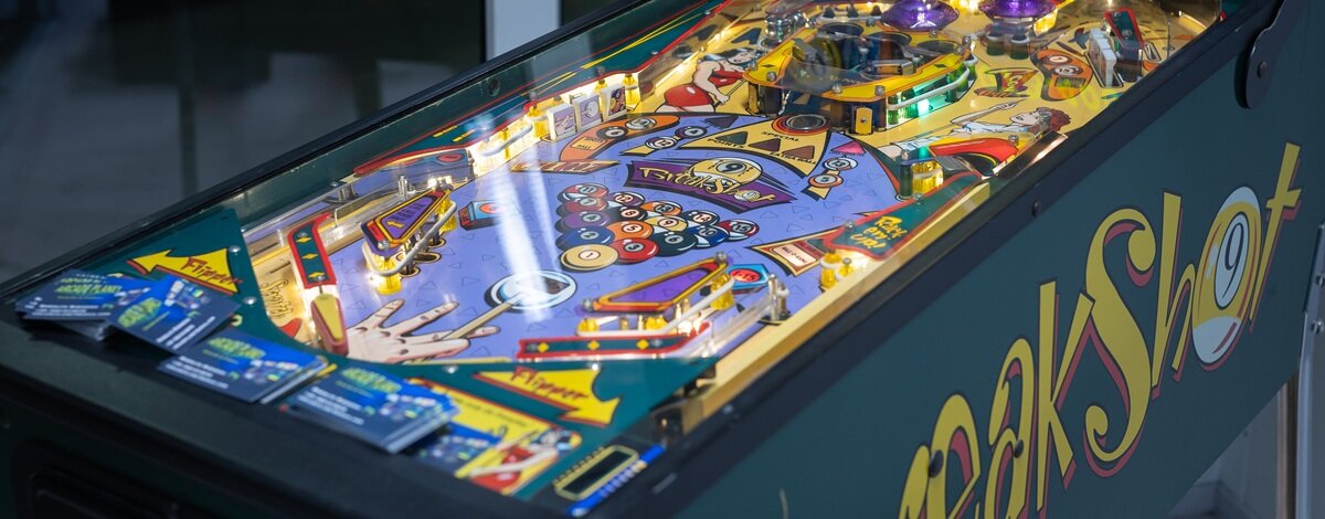 Doniesienia o LEGO Classic Space Pinball Machine nabierają mocy. Ten zestaw retro ma potencjał LEGO Classic Space Pinball Machine