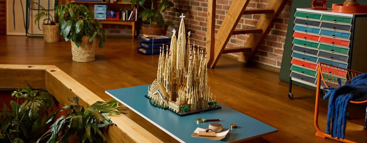 To największy zestaw w historii! LEGO Sagrada Familia na setną rocznicę śmierci Gaudiego LEGO Sagrada Familia