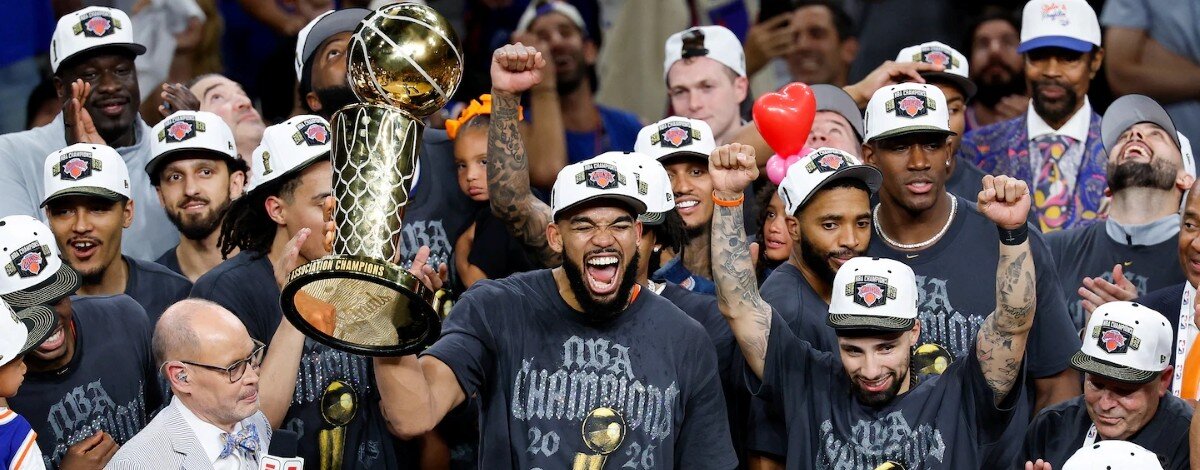 Jeremy Sochan przeszedł do historii. Polak zdobył mistrzostwo NBA z New York Knicks Nikt nie spodziewał się takiego finału. Polak świętuje mistrzostwo NBA po pokonaniu byłego klubu