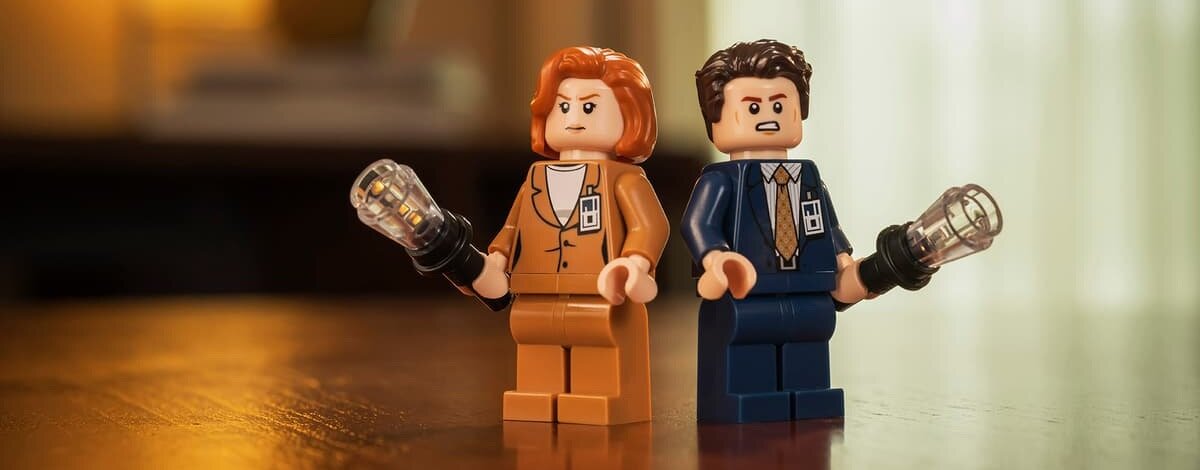 Ogłoszono zestaw LEGO Z Archiwum X. Promuje go sama Gillian Anderson znana z roli agentki Scully LEGO Z Archiwum X