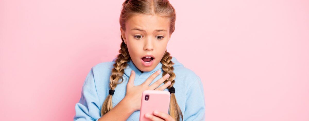 Granice wirtualnego świata. Norwegia szykuje zmiany dla młodych użytkowników internetu 