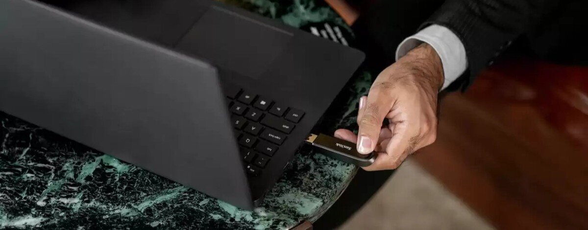 Jeden pendrive zamiast kilku. MultiOS-USB ułatwia pracę z systemami operacyjnymi To narzędzie może całkowicie zmienić sposób, w jaki przygotowujesz bootowalne pendrive'y