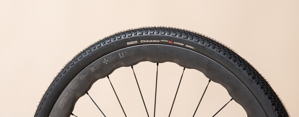 Nowe opony rowerowe Pirelli do graveli. Znany producent nie rezygnuje z najnowszych trendów Opony rowerowe Pirelli