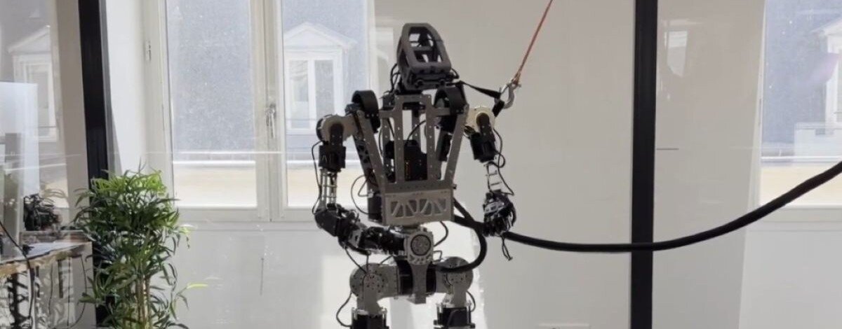 Nie tylko USA i Chiny. Francja chce zbudować europejskiego humanoidalnego robota przyszłości Europa wkracza do wyścigu humanoidów. Francuski projekt robota może zmienić układ sił