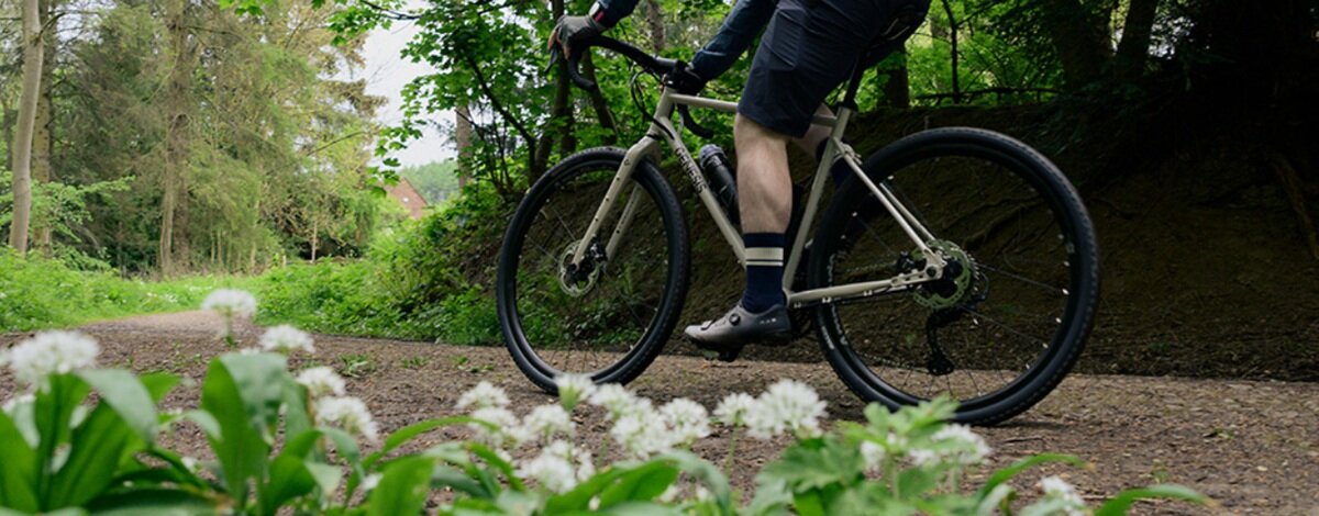 Rower gravelowy Genesis dostał wsparcie elektryczne. Croix de Fer 60 sprawdzi się w różnych warunkach Rowery gravelowy Genesis