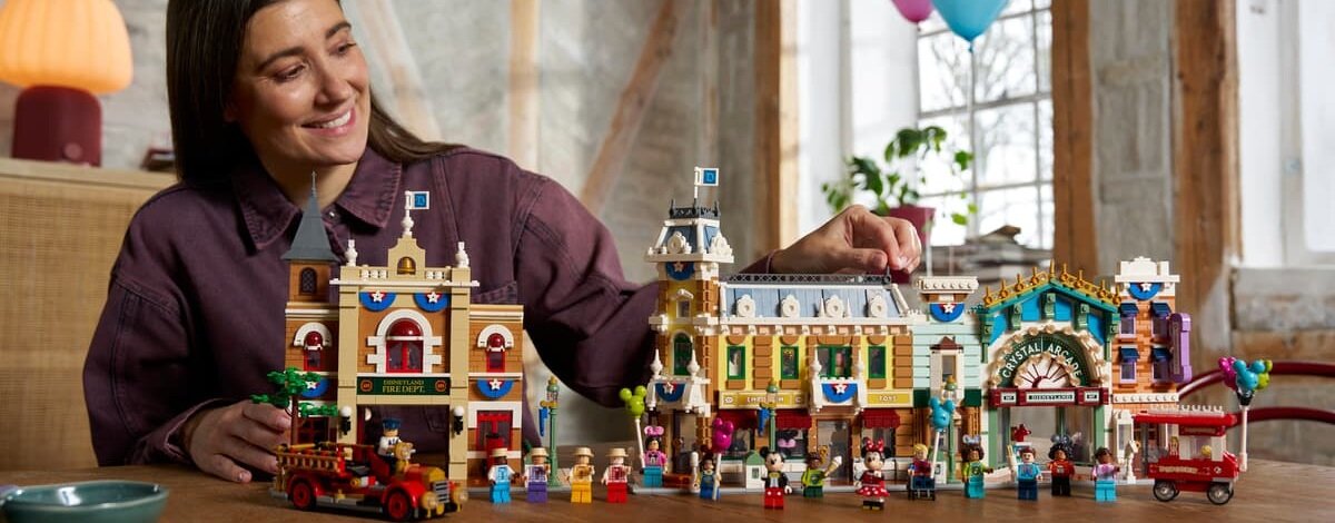 Ogłoszono kolejny duży zestaw LEGO. Disney Main Street pozwoli zajrzeć za kulisy LEGO Disney Main Street