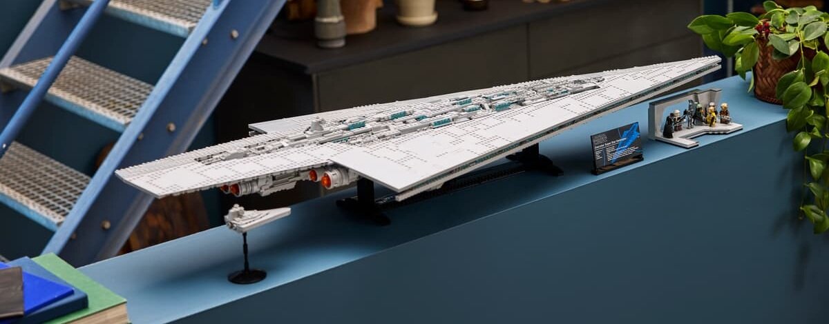 Nadlatuje wielki statek z serii LEGO Star Wars. Lepiej zrób dużo miejsca na półce
