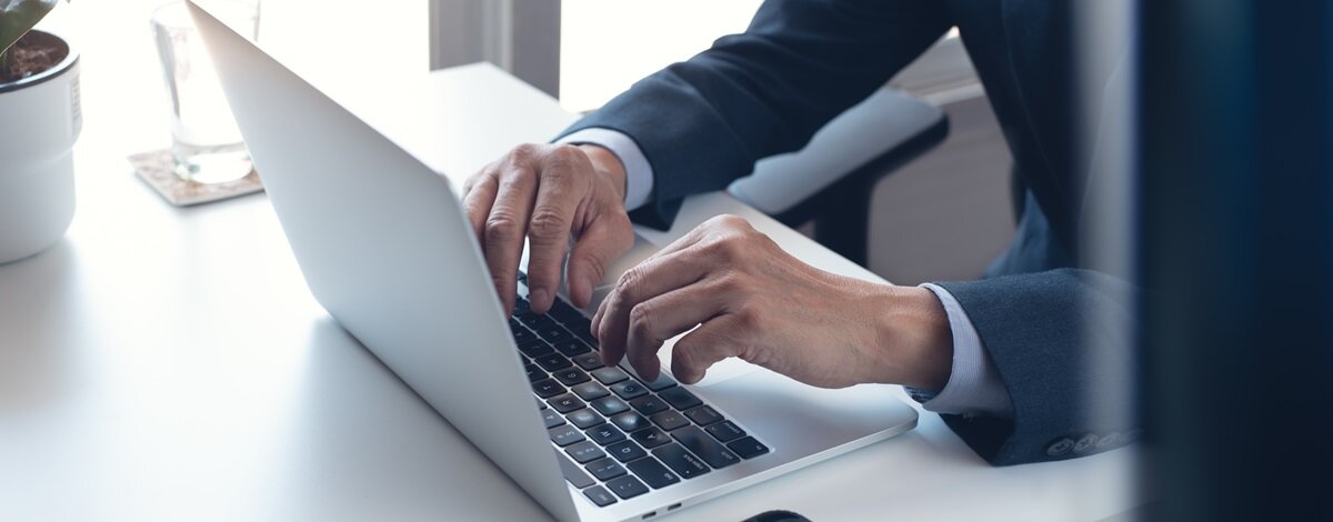 Te ekrany wydłużą czas pracy laptopów bez ładowania. Intel i BOE opracowały nowe rozwiązania intel