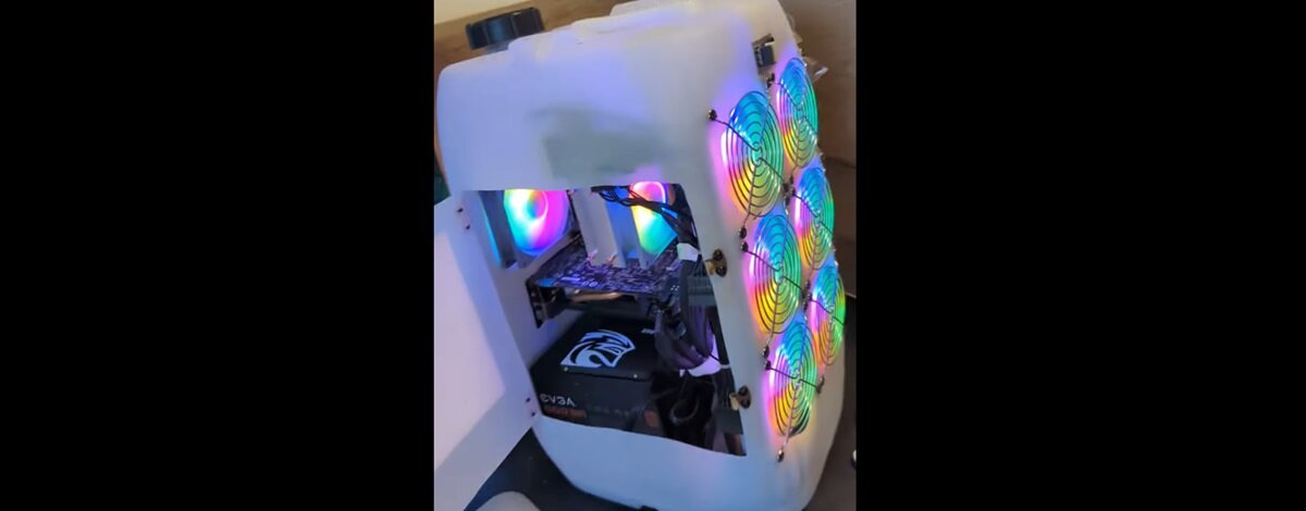 Takiego PC jeszcze nie było. Pomysł jest tak dziwny, że aż trudno uwierzyć obudowa do pc