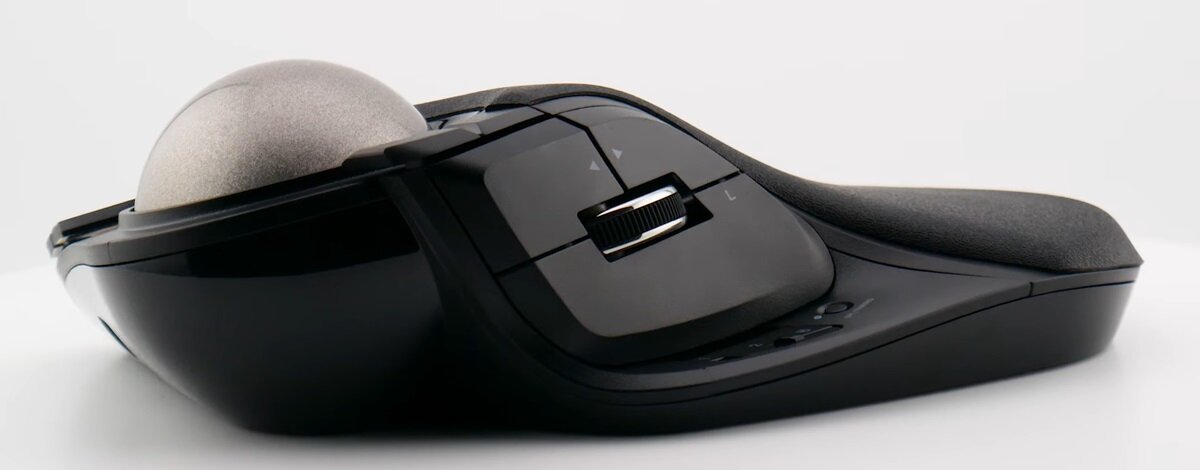 To nie jest sprzęt dla każdego. Mysz trackball Huge Plus ma przekonać większą liczbę użytkowników mysz trackball