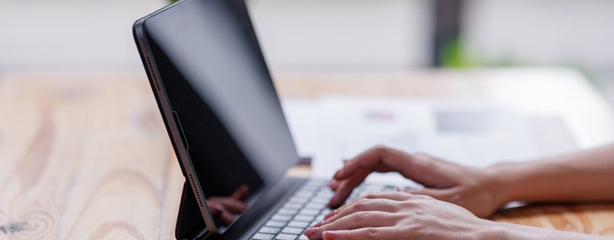 Najlepsze tablety z klawiaturą - ranking [TOP10]