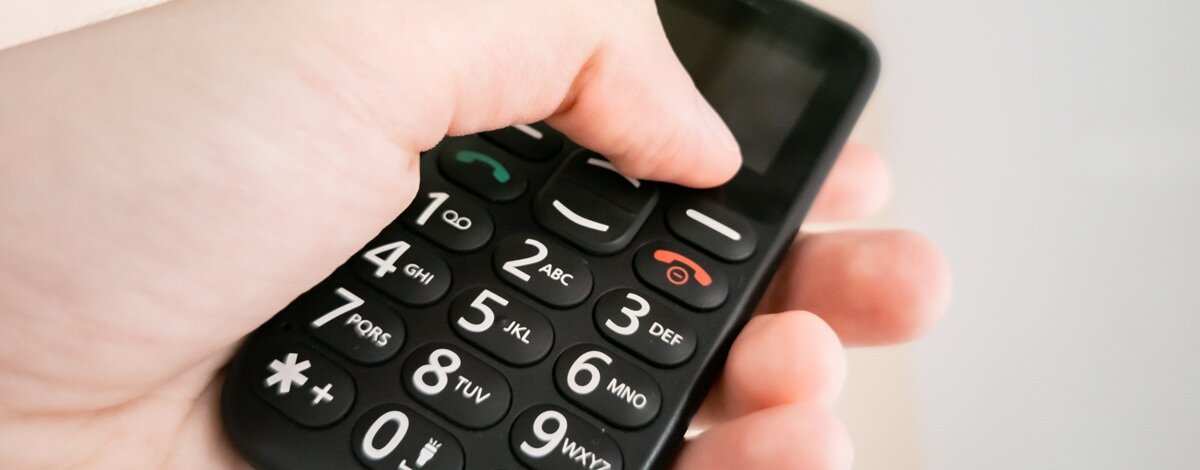 Ranking telefonów dla seniora z dużym wyświetlaczem [TOP10]