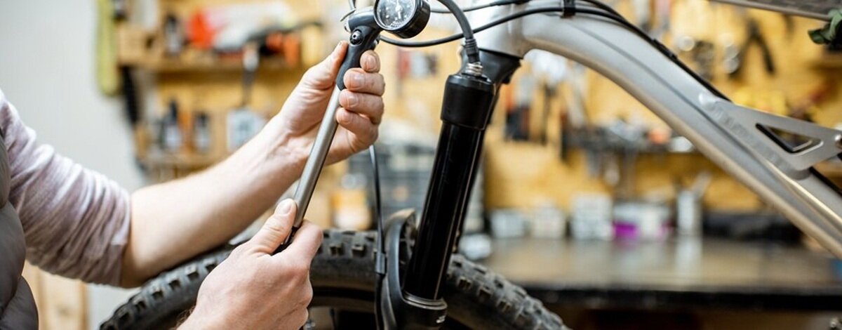 Regulacja amortyzatora w rowerze