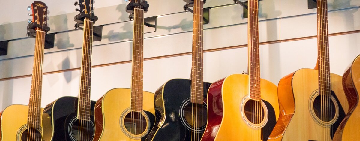 Gitara z nylonowymi strunami