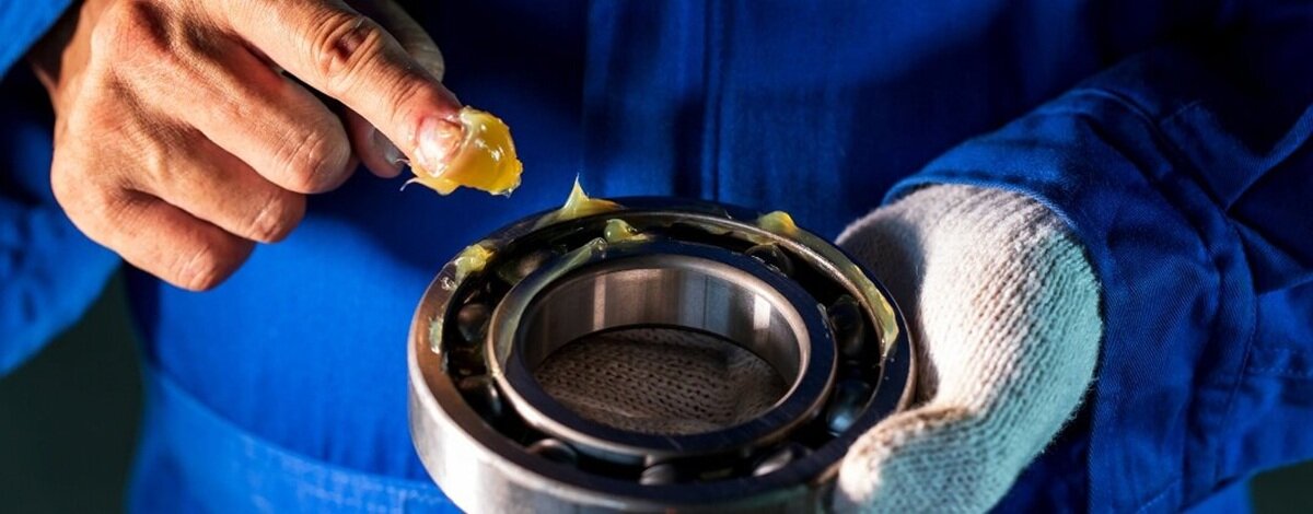 Rodzaje smarów i ich zastosowanie w samochodzie Smar silnikowy 6 g