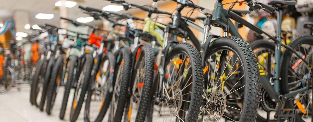 Rower crossowy a trekkingowy – jaki wybrać?