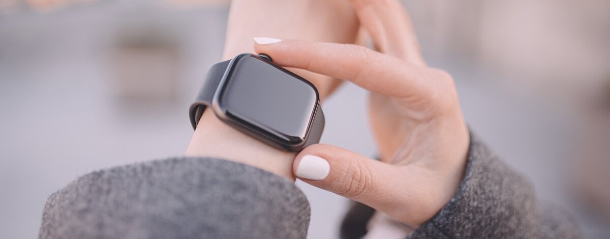 Jakie zalety ma smartwatch z kamerą?