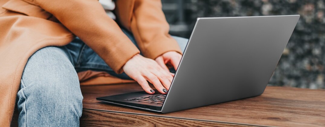 lekki laptop