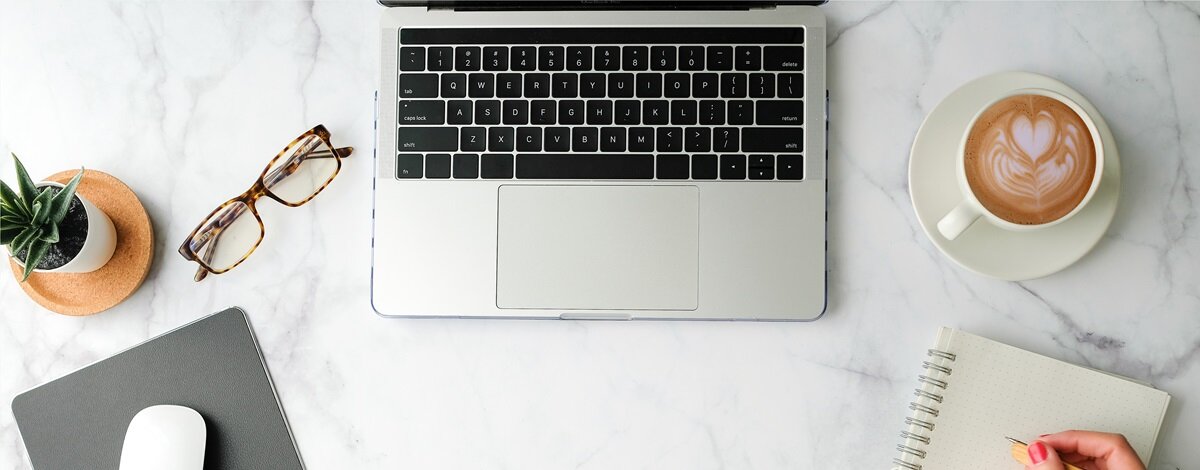 Zdjęcia flat lay. Co to jest i jak je zrobić?