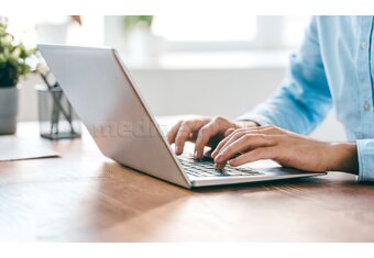 Laptop do pracy biurowej – ranking [TOP10]