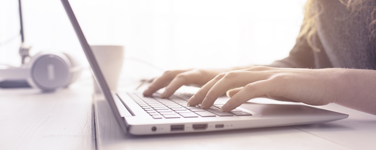 Jak podświetlić klawiaturę w laptopie Jak podświetlić klawiaturę w laptopie