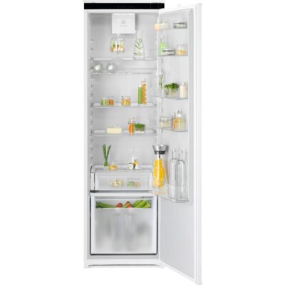 Lodówka ELECTROLUX 700 ERA7DE18S No Frost AI CoolAssist 177.2cm